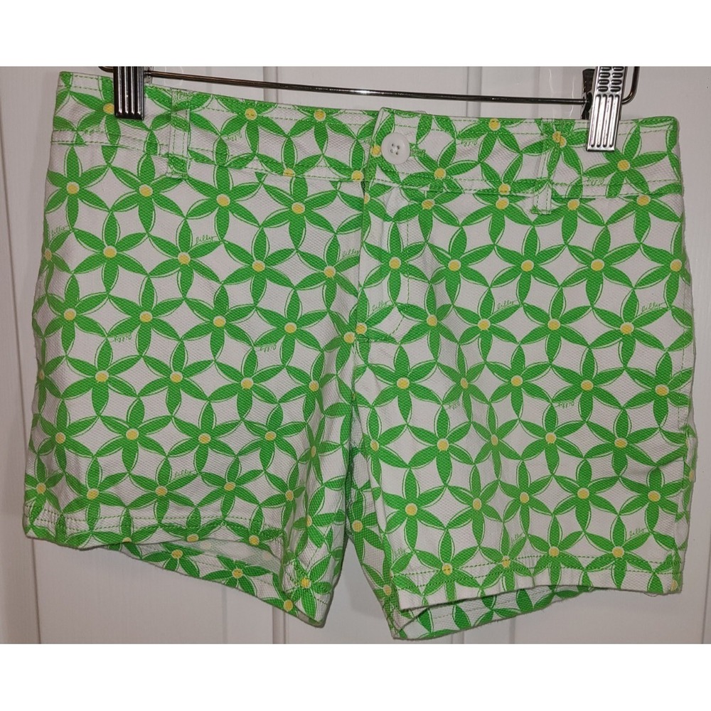 Lilly Pulitzer white with lime green floral print shorts Size O Preppy Resort 4"